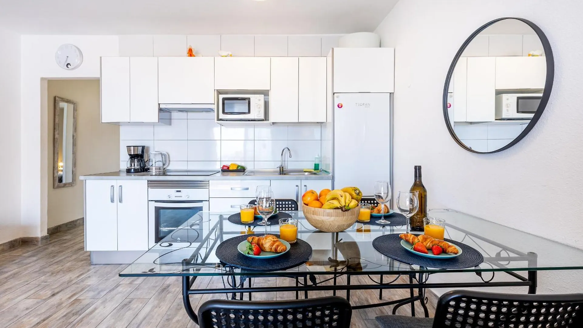 Las Bouganvillas Ocean View 아데제 아파트