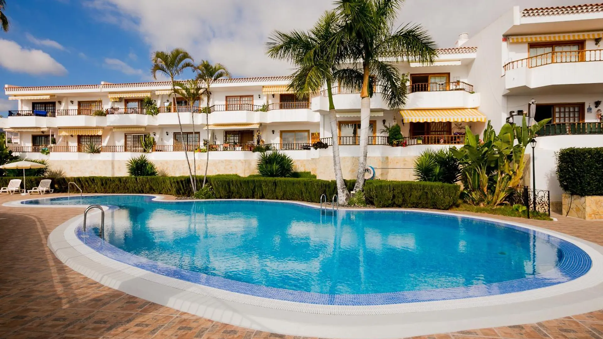 Las Bouganvillas Ocean View 아데제 아파트