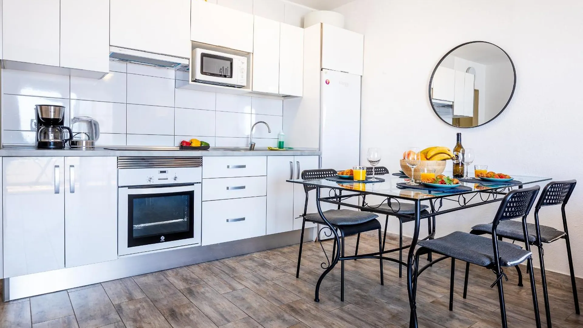 Las Bouganvillas Ocean View 아데제